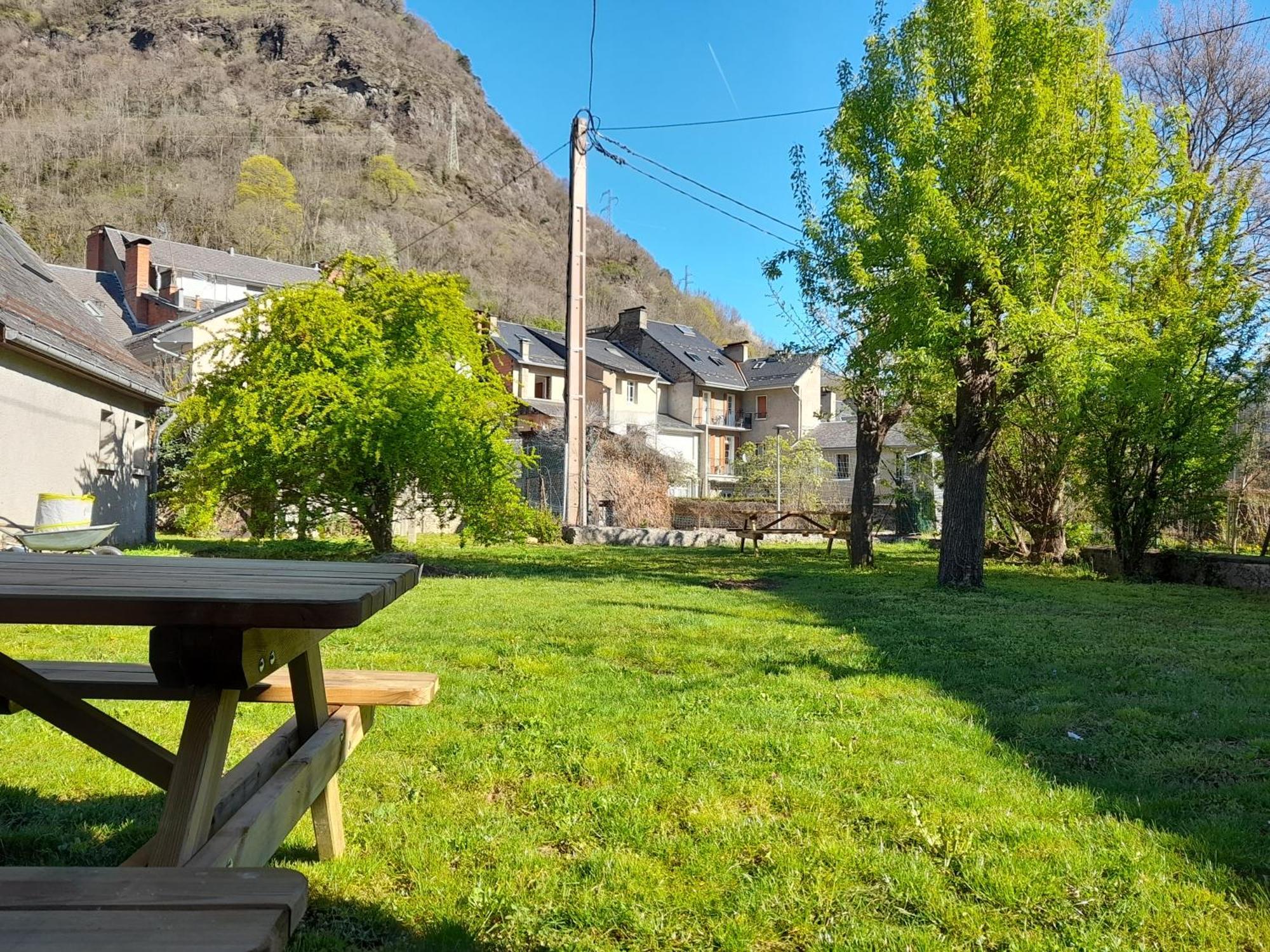 T3 Neuf 55M2 4 Personnes Avec Jardin Au Calme, Menage Inclus, Local Velo Bagneres-de-Luchon Exterior foto
